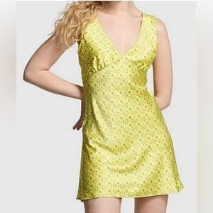 Yellow V-Neck Sleeveless Women's Dress